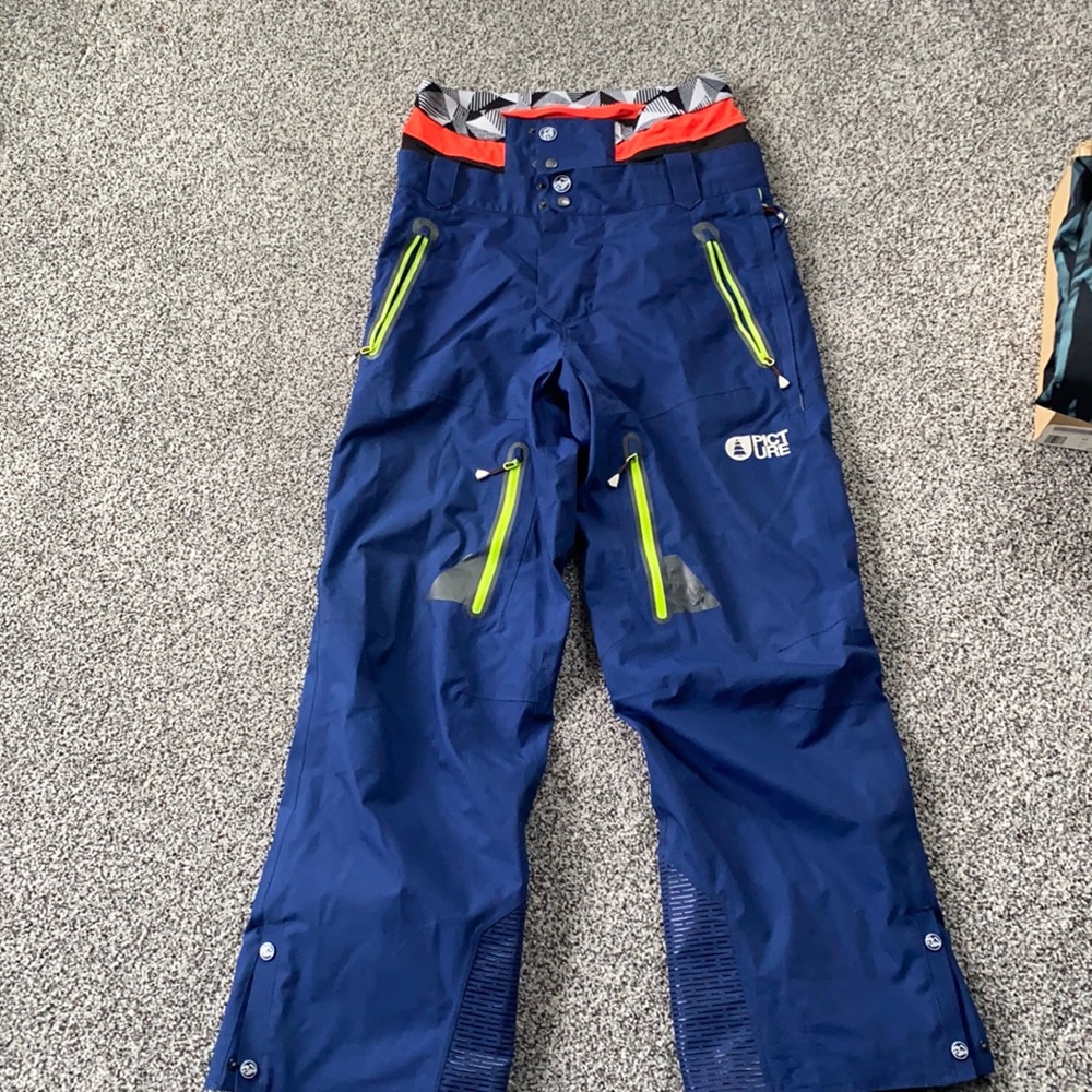 Picture men’s snow pants